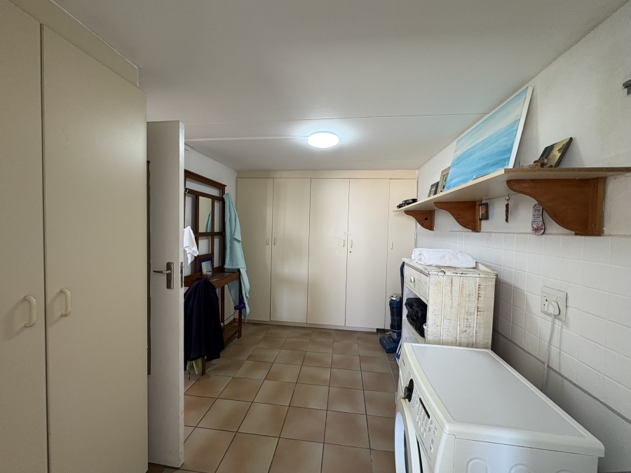 4 Bedroom Property for Sale in Pearl Bay Western Cape